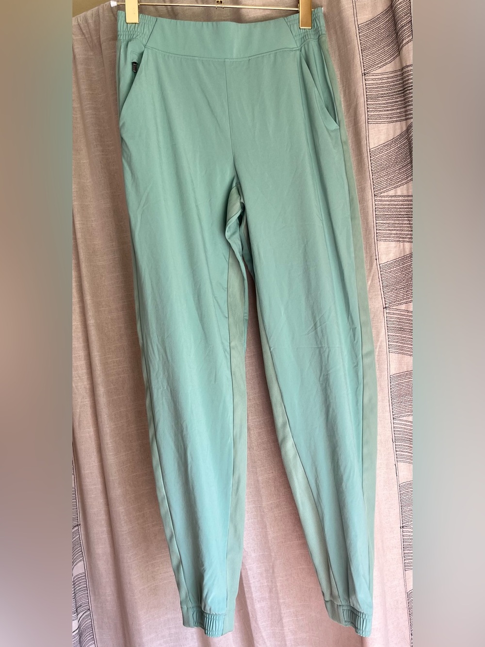 Athleta Tall Jogger Pants | Seafoam Aqua Green | Size 6 Tall